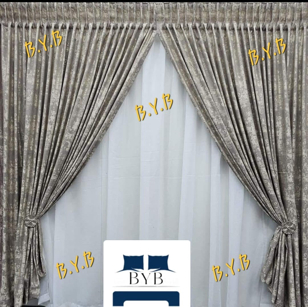 Curtain with Plain Lace
